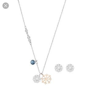 HOLIDAY GIFT! SWAROVSKI DUO SNOWFLAKE ❄️ SET